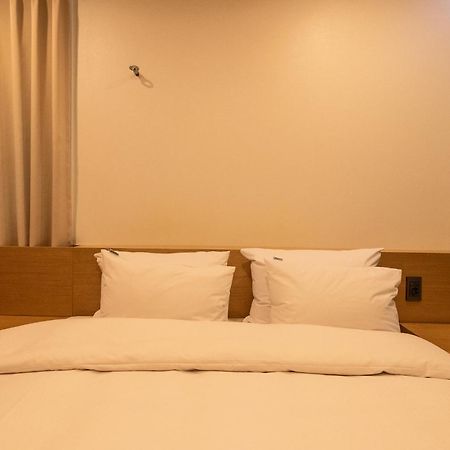 H Avenue Chuncheon Hotel Bagian luar foto