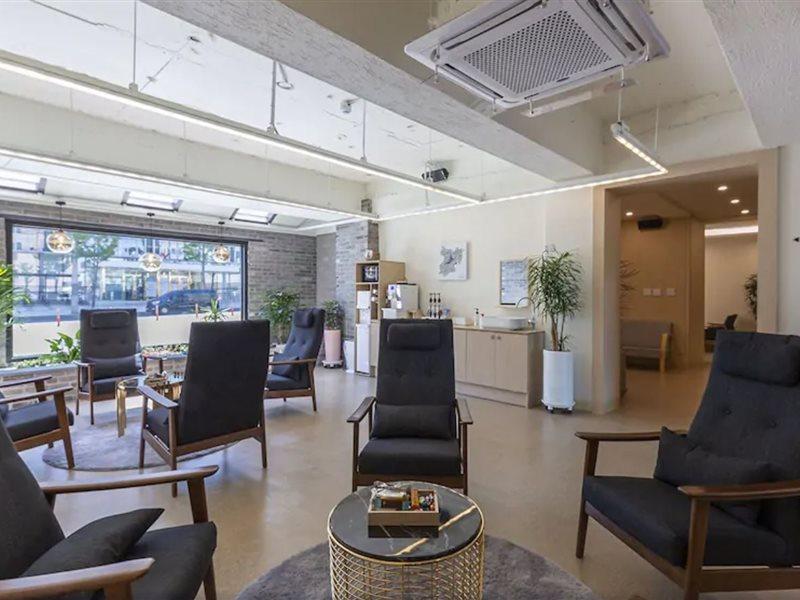 H Avenue Chuncheon Hotel Bagian luar foto