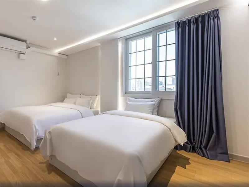 H Avenue Chuncheon Hotel Bagian luar foto