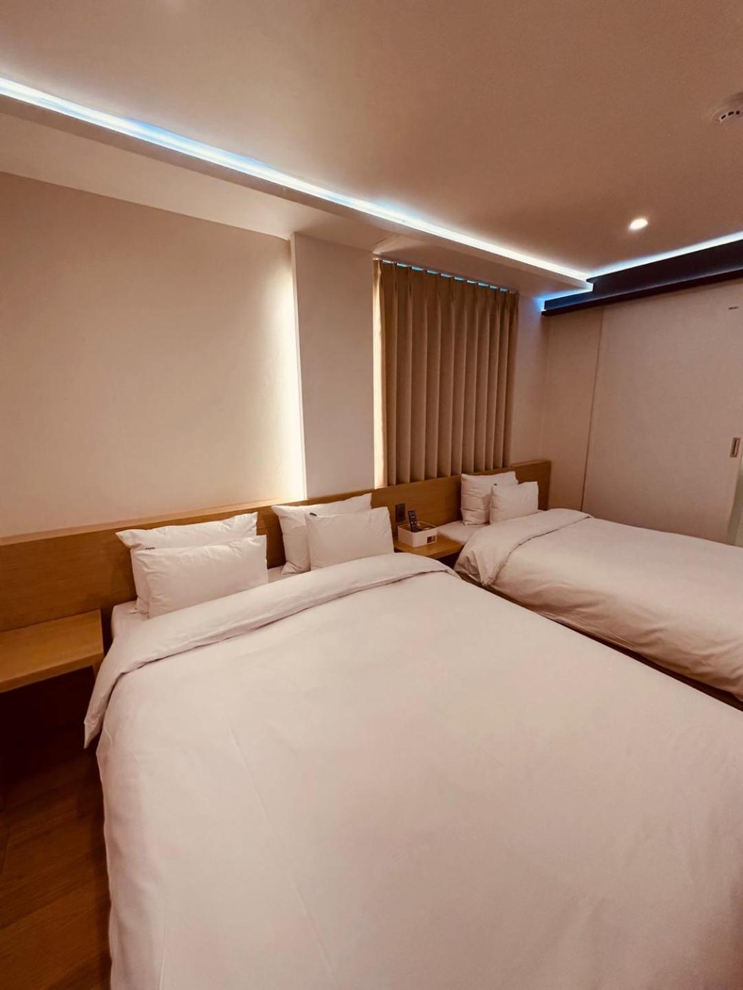 H Avenue Chuncheon Hotel Bagian luar foto