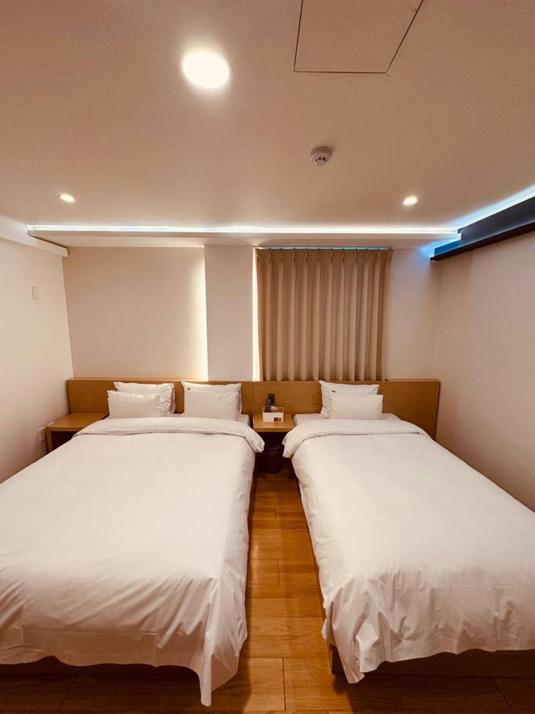 H Avenue Chuncheon Hotel Bagian luar foto