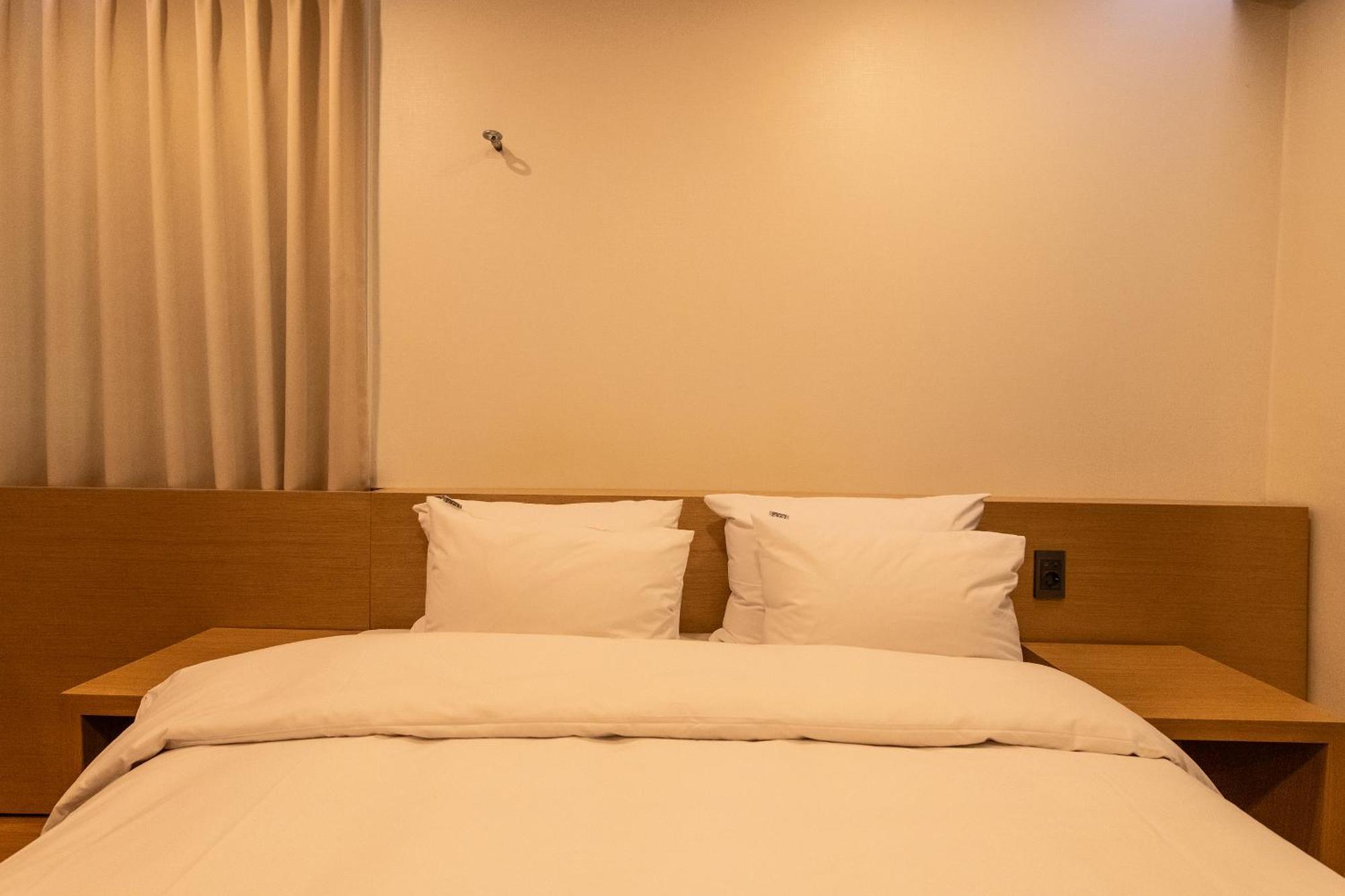 H Avenue Chuncheon Hotel Bagian luar foto