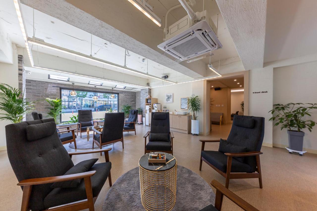 H Avenue Chuncheon Hotel Bagian luar foto